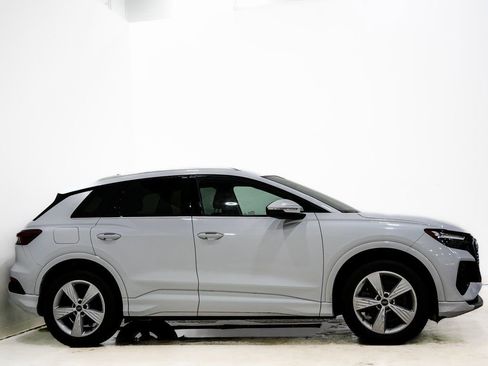 Used 2022 Audi Q4 e-tron Premium Plus image 5