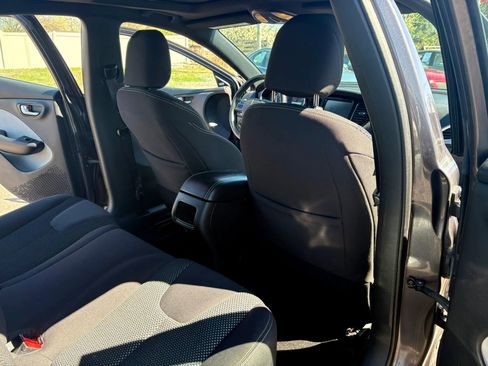 Used 2015 Dodge Dart SXT w/ Sun/Sound Group image 21