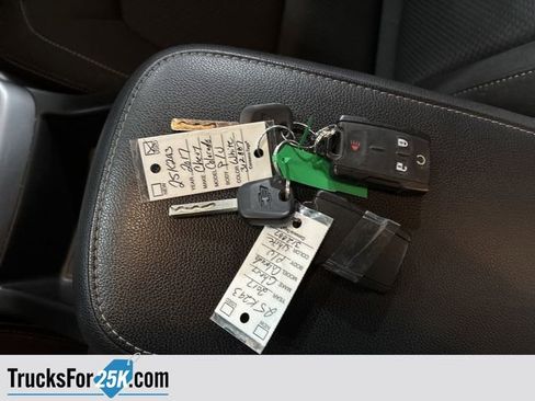 Used 2017 Chevrolet Colorado LT w/ Redline Special Edition image 25