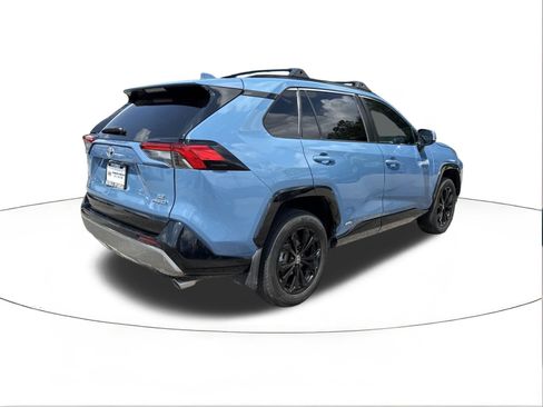 Used 2024 Toyota RAV4 SE AWD/4WD image 3