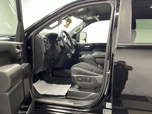 Used 2023 Chevrolet Silverado 2500 Custom w/ Custom Value Package AWD/4WD image 2