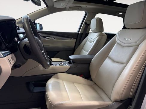 Certified 2024 Cadillac XT5 Premium Luxury w/ LPO, Floor Liner Package AWD/4WD image 7