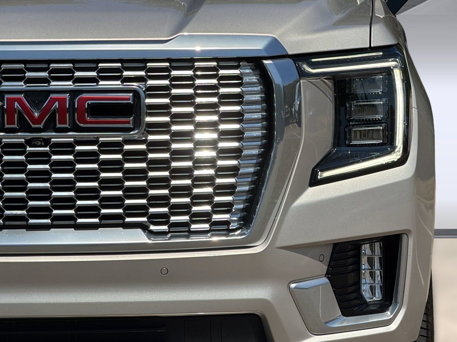 Used 2022 GMC Yukon Denali AWD/4WD image 12