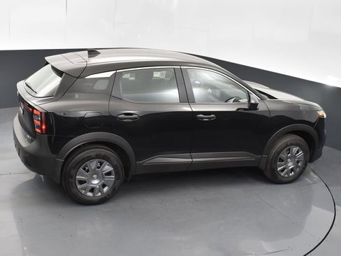 Used 2025 Nissan Kicks S image 48