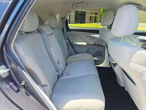 Used 2011 Toyota Venza AWD w/ Convenience Pkg image 17