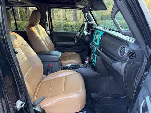 Used 2020 Jeep Wrangler Unlimited Sahara image 24