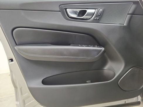 Certified 2023 Volvo XC60 T8 Plus w/ Climate Package image 21