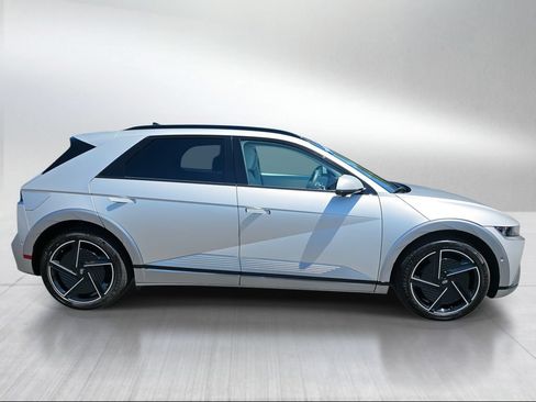 Used 2025 Hyundai Ioniq 5 Limited AWD/4WD image 2
