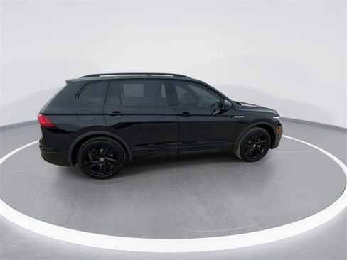 Used 2024 Volkswagen Tiguan SE R-Line w/ MDO Package, Three-Row image 12