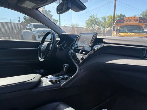 Used 2021 Toyota Camry XLE image 9