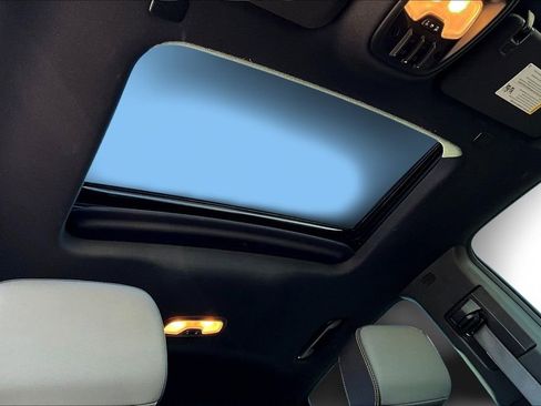 Used 2024 Chevrolet Colorado ZR2 w/ ZR2 Convenience Package III image 17