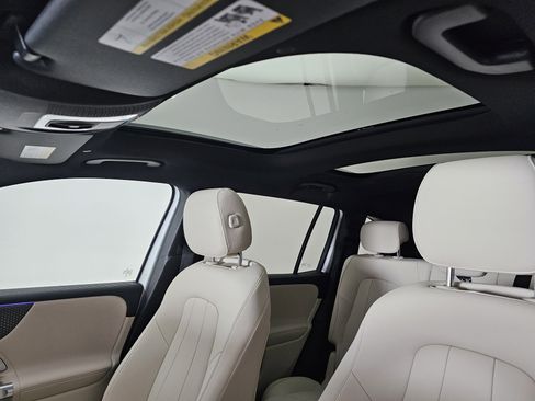 Certified 2025 Mercedes-Benz GLB 250 4MATIC image 10