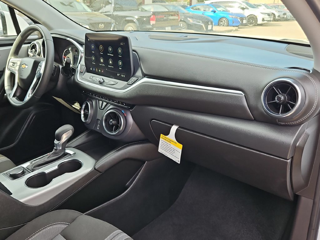 Used 2025 Chevrolet Blazer LT FWD image 29
