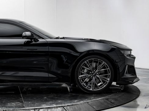 Used 2021 Chevrolet Camaro ZL1 image 19