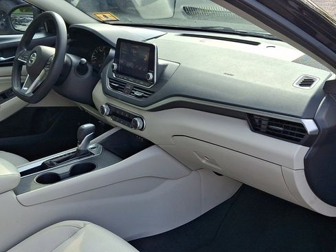 Used 2019 Nissan Altima 2.5 S FWD image 10
