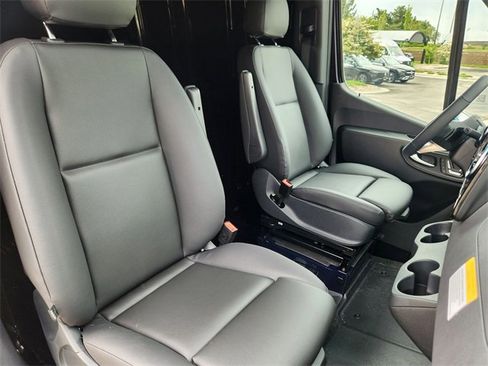 New 2025 Mercedes-Benz Sprinter 2500 image 17