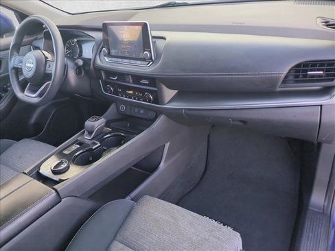 Used 2023 Nissan Rogue SV image 6