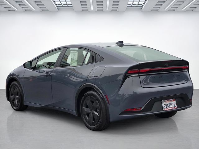 Used 2025 Toyota Prius LE FWD image 6