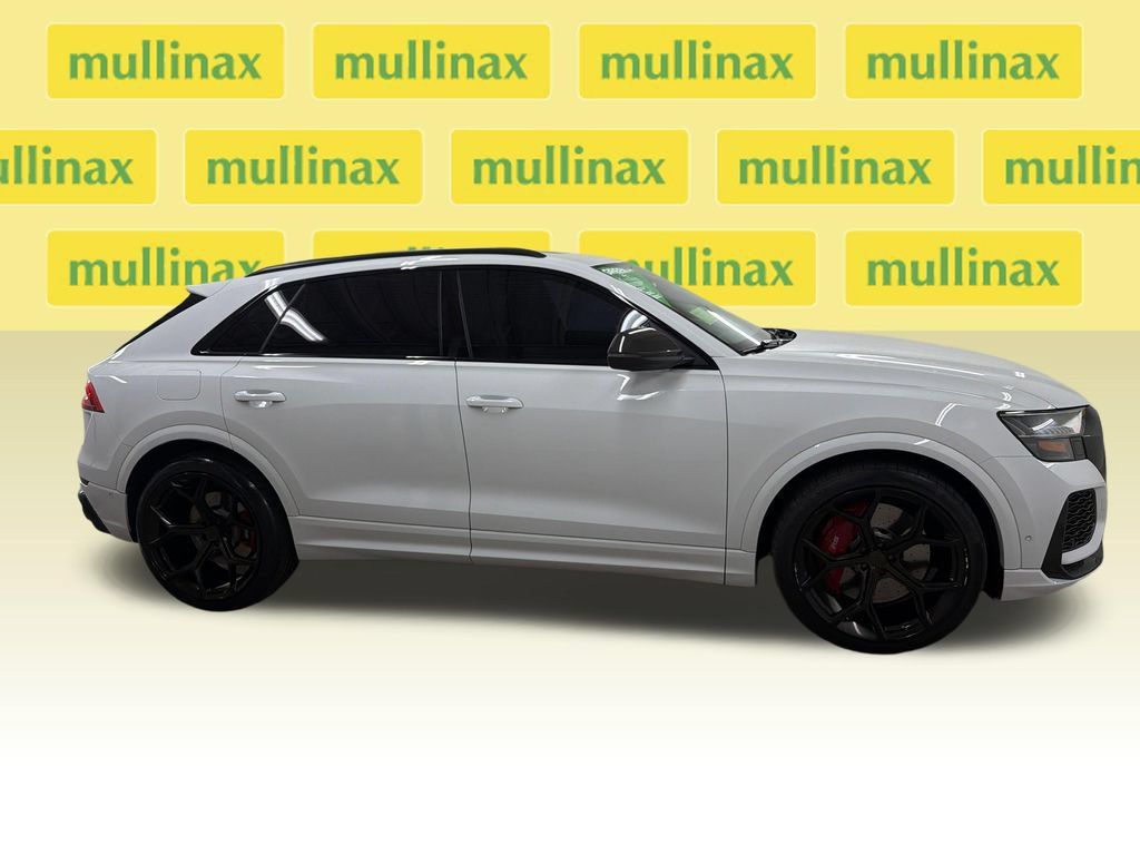 Used 2023 Audi RS Q8 AWD/4WD image 2