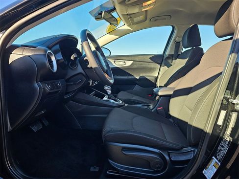 Used 2024 Kia Forte LXS image 11