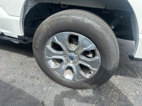 Used 2021 Ford F150 Platinum image 18