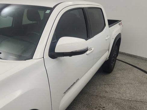 Used 2023 Toyota Tacoma TRD Off-Road w/ Advanced Technology Package AWD/4WD image 11