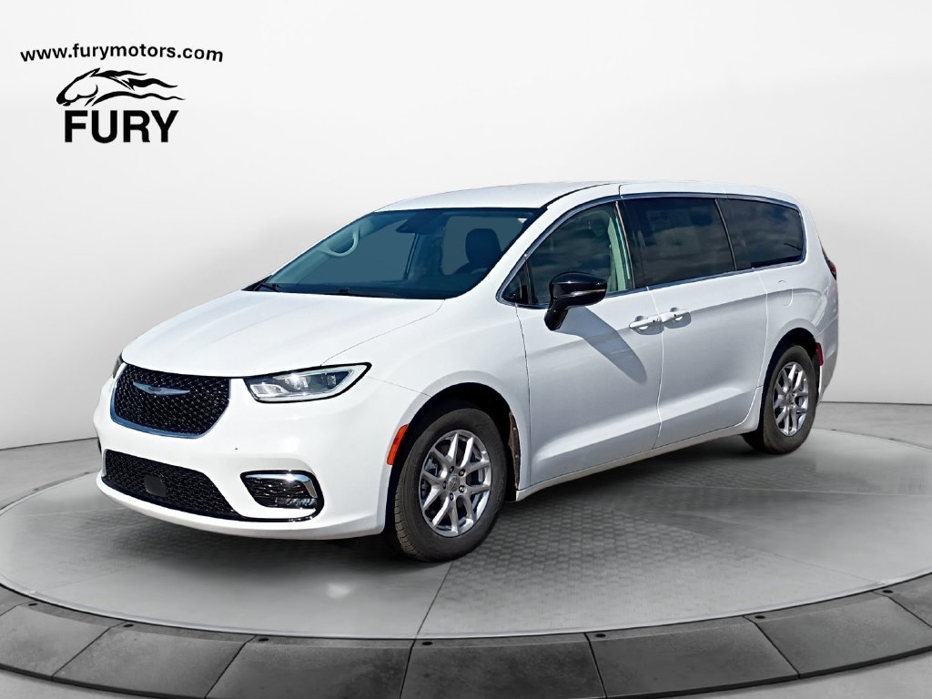 Used 2024 Chrysler Pacifica Touring-L FWD image 8