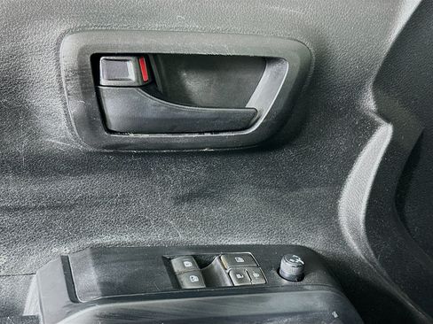 Used 2022 Toyota Tacoma SR RWD image 15