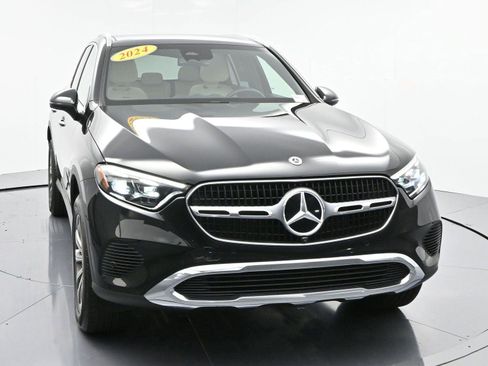 Used 2024 Mercedes-Benz GLC 300 4MATIC image 2