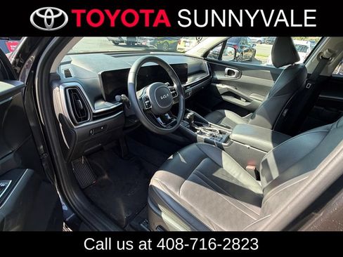 Used 2025 Kia Sorento S w/ Panoramic Sunroof Package FWD image 4