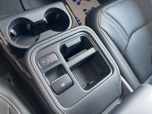 Used 2025 Ford Mustang Mach-E Premium AWD/4WD image 30