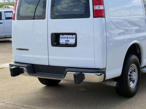 Used 2024 Chevrolet Express 2500 Work Van w/ Driver Convenience Package image 8