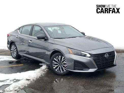 Used 2025 Nissan Altima 2.5 SV image 1