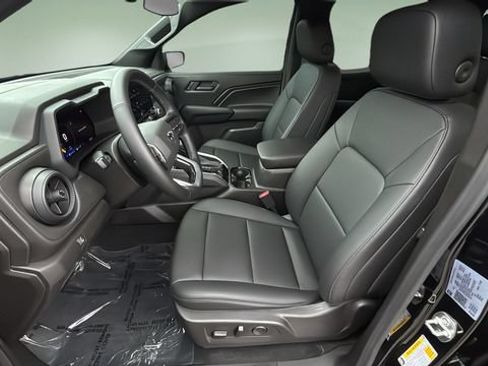 Used 2025 Chevrolet Colorado Trail Boss AWD/4WD image 18