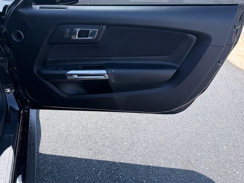 Used 2021 Ford Mustang GT RWD image 10