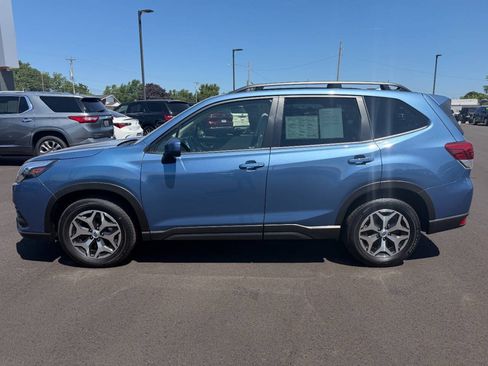 Used 2023 Subaru Forester Premium AWD/4WD image 2
