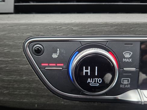 Used 2019 Audi A4 2.0T Premium w/ Convenience Package image 20