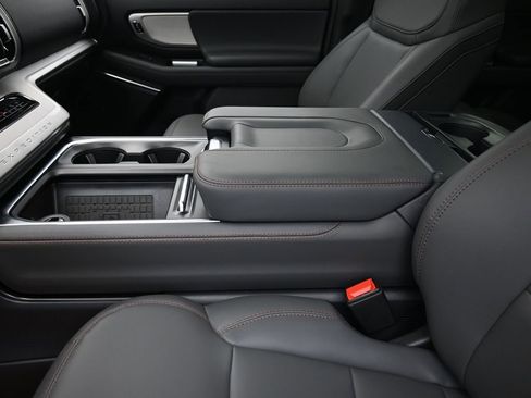 New 2025 Ford Expedition Active image 21