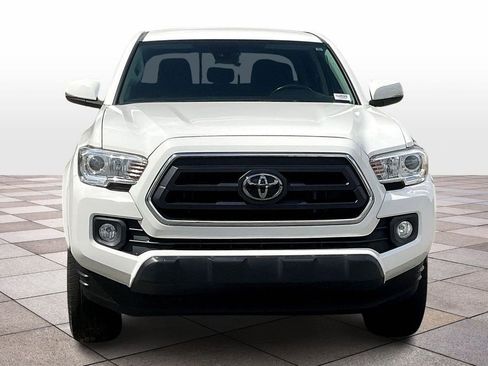 Used 2022 Toyota Tacoma SR5 w/ Technology Package RWD image 3