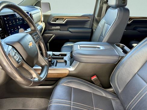 Used 2022 Chevrolet Silverado 1500 High Country image 14