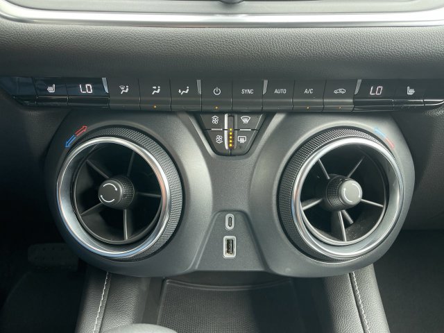 Used 2024 Chevrolet Blazer LT AWD/4WD image 18