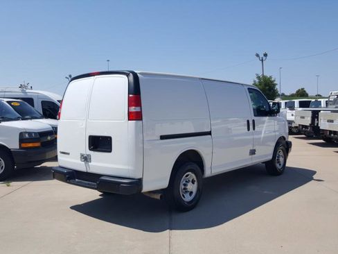 Used 2019 Chevrolet Express 2500 w/ Driver Convenience Package RWD image 7