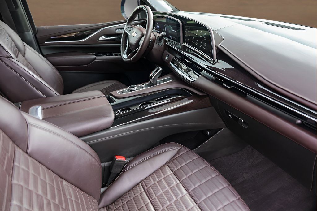 Certified 2023 Cadillac Escalade ESV Sport Platinum w/ LPO, ONYX Package AWD/4WD image 32