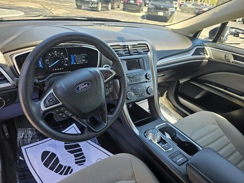 Used 2018 Ford Fusion S FWD image 19