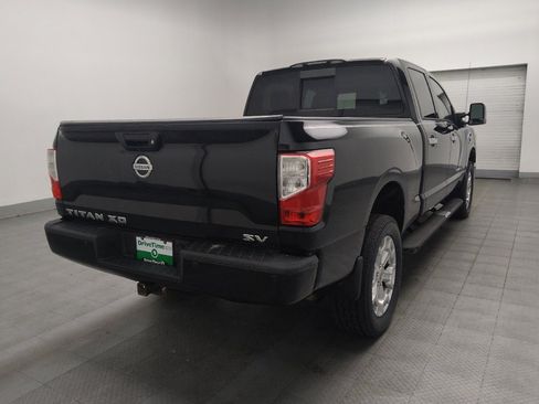 Used 2017 Nissan Titan SV RWD image 9