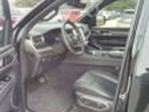 Used 2024 Jeep Wagoneer L Series II image 8