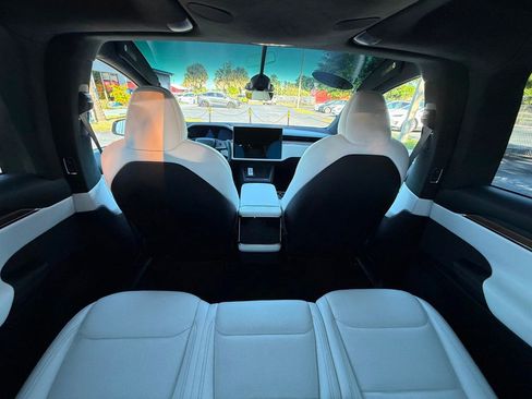 Used 2023 Tesla Model X image 26