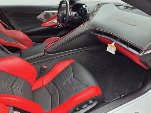 Used 2024 Chevrolet Corvette Z06 RWD image 13