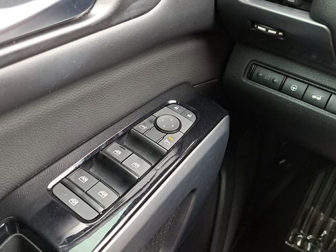 Used 2023 Nissan Pathfinder SL w/ SL Premium Package AWD/4WD image 21