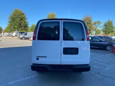 Used 2019 Chevrolet Express 2500 image 5